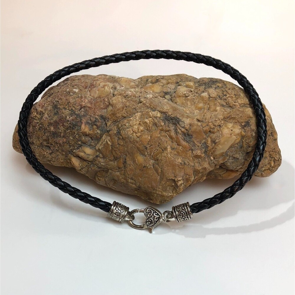Braided Leather Embossed Heart Necklace Antique Silver Toned Lobster Clasp 1990s